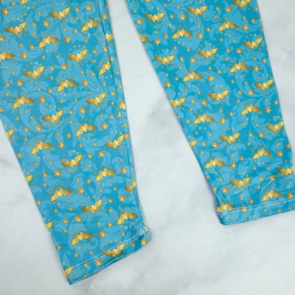 BRAND NEW Loot Crate Wonder Woman Leggings - Picture 3 of 4